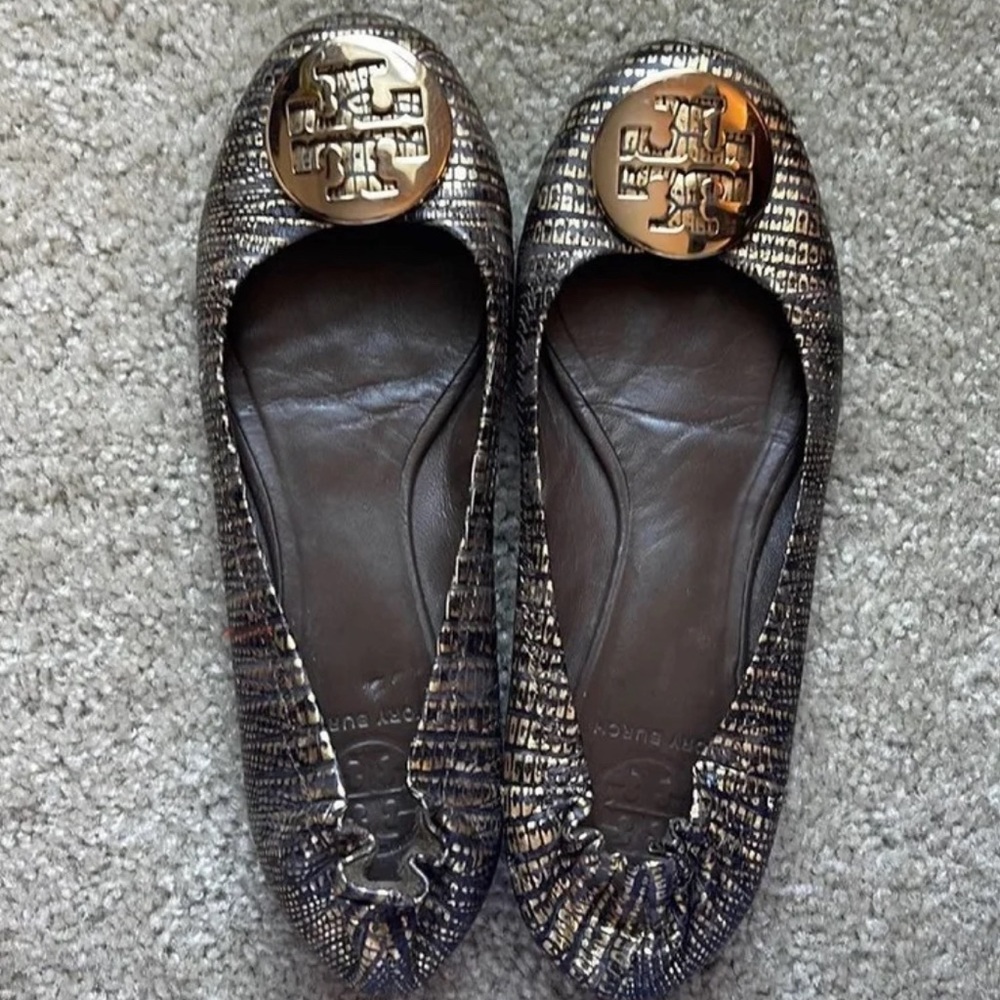 Tory Burch Flats. Size 7.5. good condition.